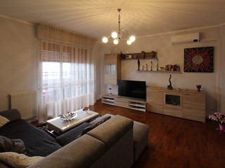 Quadrilocale in Vendita a Reggio Emilia, zona Stazione, 145'000€, 95 m², arredato, con Box