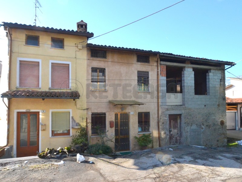 Casa Semi Indipendente in Vendita a Recoaro Terme, zona Rovegliana, 40'000€, 192 m², con Box