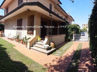 Villetta a schiera in Vendita a Pietrasanta, zona Tonfano, 780'000€, 150 m², arredato