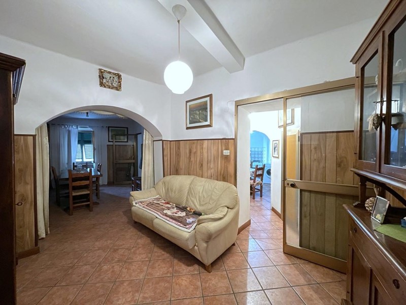 Casa Indipendente in Vendita a Montignoso, 140'000&euro;, 85 m²