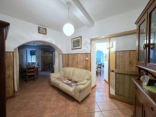 Casa Indipendente in Vendita a Montignoso, 140'000&euro;, 85 m²