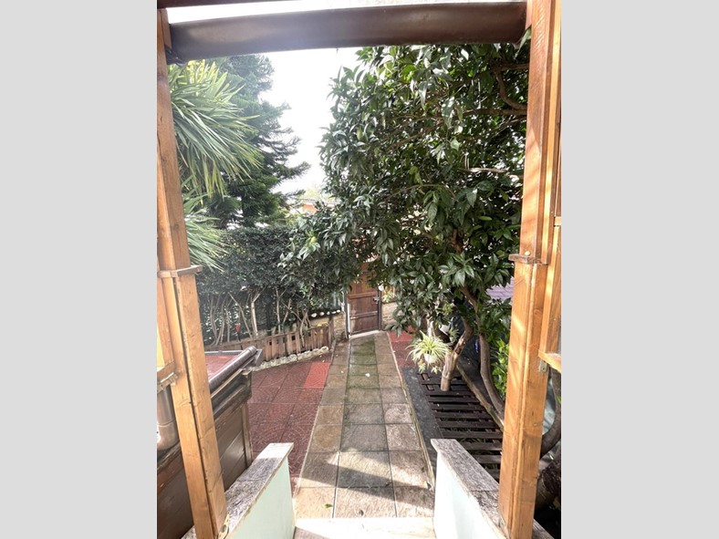 Villa in Vendita a Cerveteri, 225'000€, 162 m²