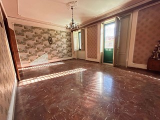 Casa Indipendente in Vendita a Barcellona Pozzo di Gotto, 120'000€, 240 m²