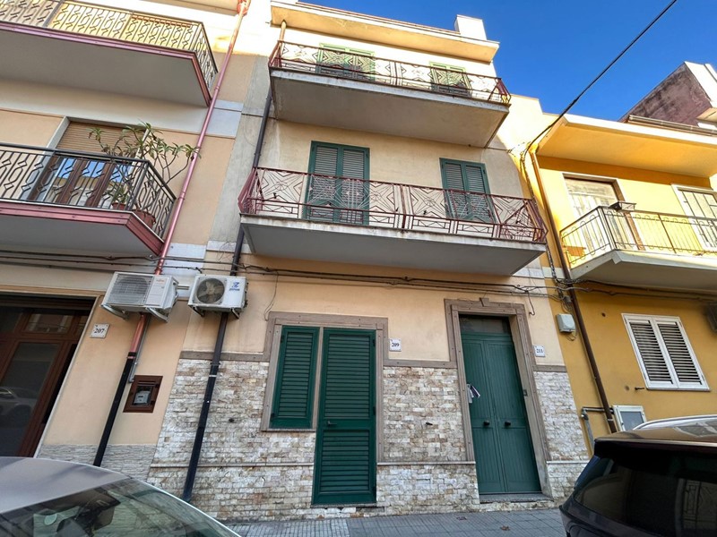 Casa Indipendente in Vendita a Barcellona Pozzo di Gotto, 75'000€, 160 m²