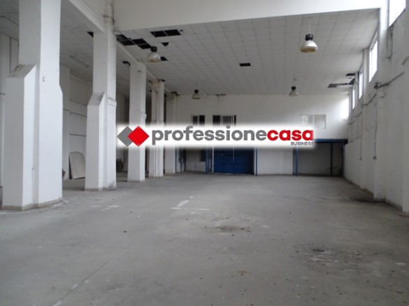 Capannone in Vendita a Livorno, 1'500'000&euro;, 3700 m²
