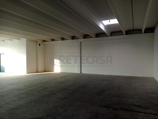 Laboratorio in Vendita a Dueville, zona POVOLARO, 155'000€, 250 m²