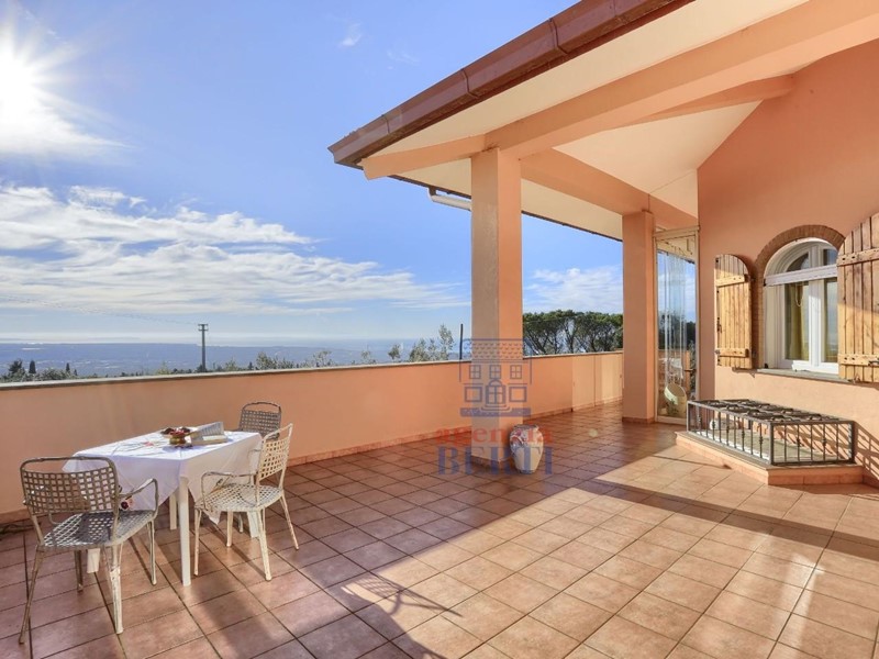 Villa in Vendita a Rosignano Marittimo, 750'000€, 240 m²