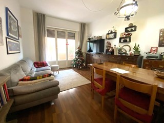 Quadrilocale in Vendita a Massa, 250'000€, 90 m²