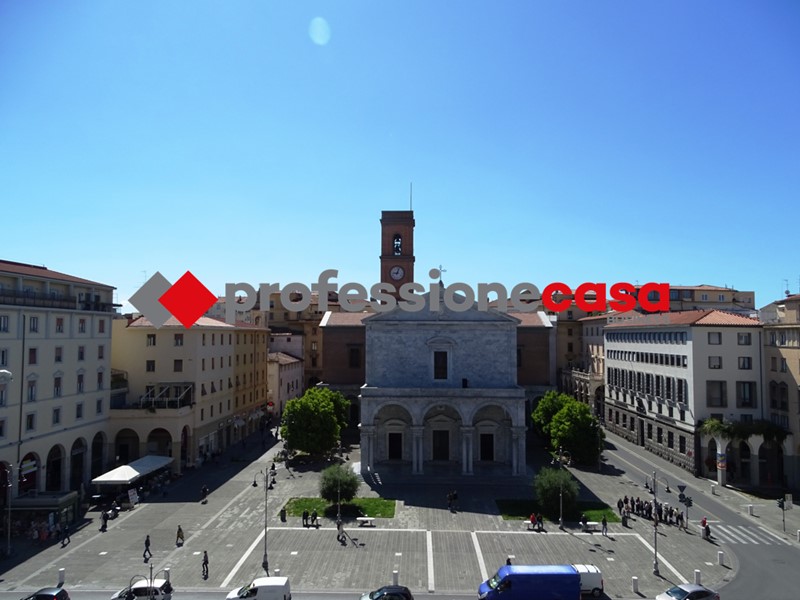 Ufficio in Affitto a Livorno, 1'200€, 160 m²