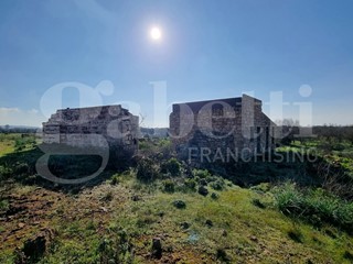 Casale in Vendita a Ugento, 390'000€, 300 m²