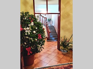 Casa Indipendente in Vendita a Santa Croce sull'Arno, zona Staffoli, 320'000€, 280 m², con Box