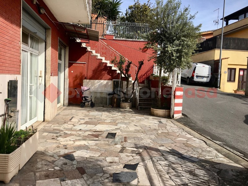 Negozio in Vendita a Roma, 100'000€, 140 m²