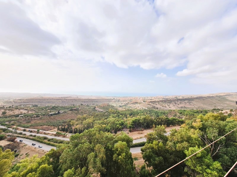 Quadrilocale in Vendita a Agrigento, 130'000€, 145 m²