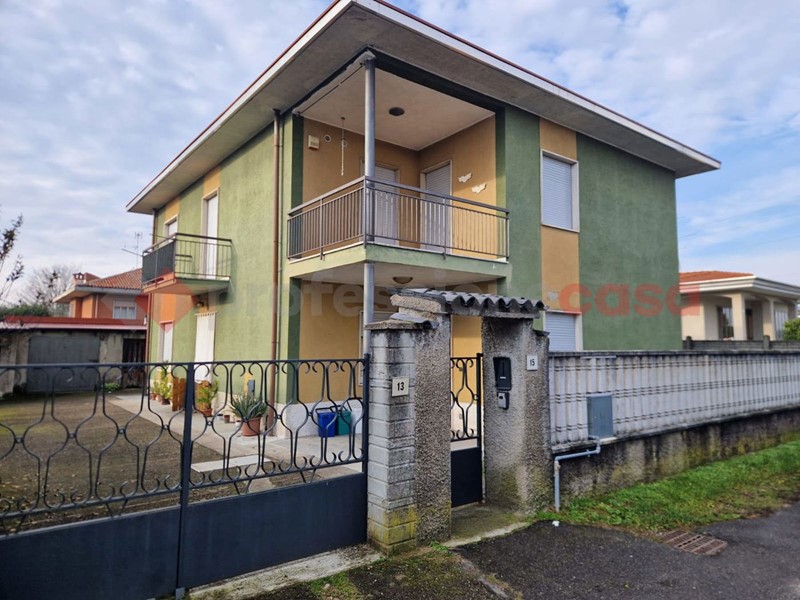 Trilocale in Vendita a Busto Garolfo, 155'000€, 100 m²