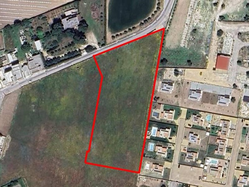 Terreno industriale in Vendita a Taranto, 100'000€, 12500 m²
