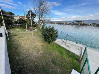 Casa Indipendente in Vendita a Ameglia, 540'000&euro;, 240 m², con Box