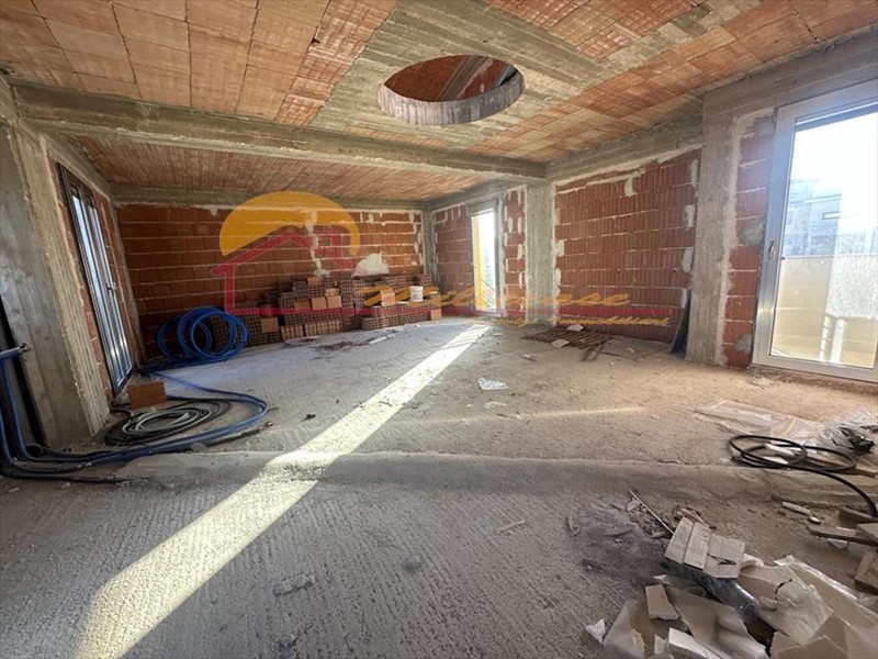 Trilocale in Vendita a Siracusa, zona Melilli, 85'000&euro;, 100 m², con Box