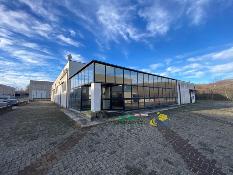 Capannone in Vendita a Medesano, 275'000&euro;, 1000 m²