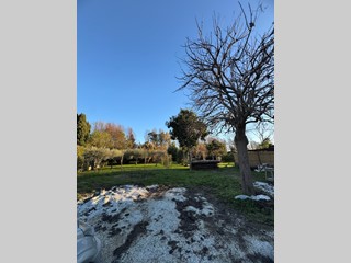 Capannone in Vendita a Pietrasanta, 180'000€, 140 m²