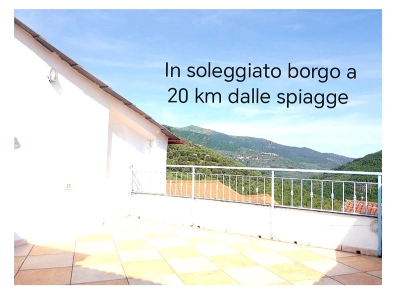 Casa Indipendente in Vendita a Borgomaro, zona Candeasco, 160'000€, 200 m²