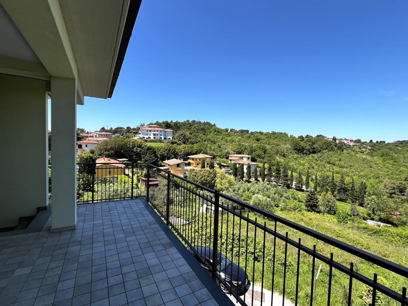 Trilocale in Vendita a Rosignano Marittimo, zona Nibbiaia, 165'000€, 75 m², arredato, con Box