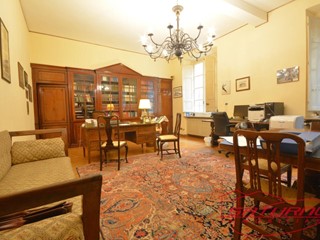 Appartamento in Vendita a Lucca, 570'000€, 160 m²