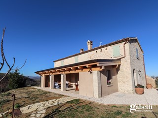 Villa in Vendita a Saludecio, 1'050'000€, 150 m²