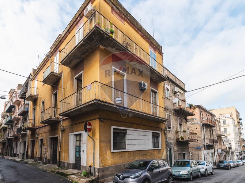 Casa Indipendente in Vendita a Lentini, 149'000€, 355 m²