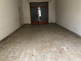 Quadrilocale in Vendita a Pontedera, 105'000€, 90 m², con Box
