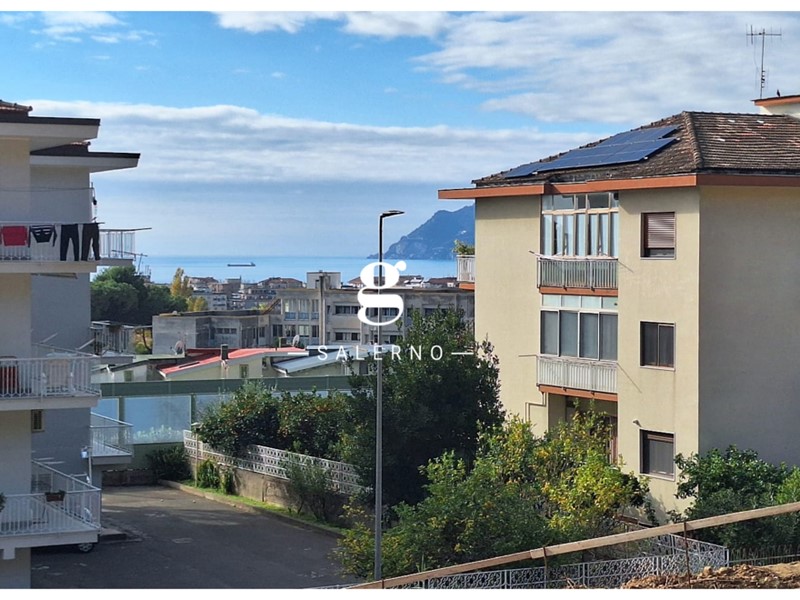 Trilocale in Vendita a Salerno, 400'000€, 111 m²