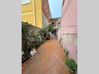 Casa Indipendente in Vendita a Domusnovas, 65'000€, 140 m²