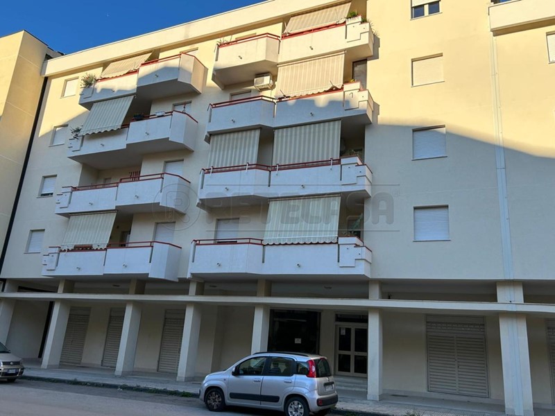 Quadrilocale in Vendita a Caltanissetta, zona zona media, 99'000€, 110 m²