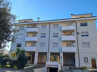 Bilocale in Vendita a Guidonia Montecelio, zona Guidonia, 99'000€, 55 m²