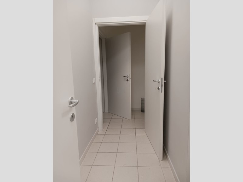 Capannone in Affitto a Arcola, 24 m², arredato