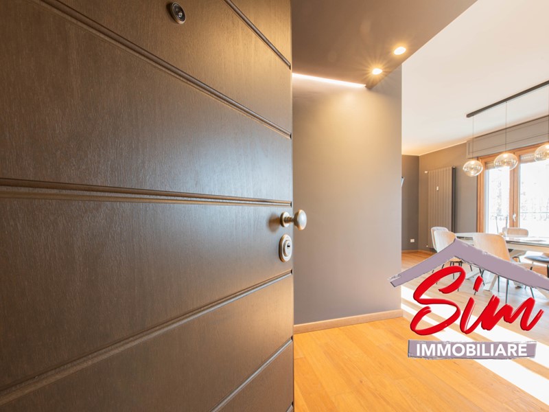 Attico in Vendita a Novara, zona San Martino, 450'000€, 155 m², con Box