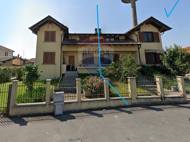 Villa bifamiliare in Vendita a Casalbeltrame, 170'000€, 217 m²