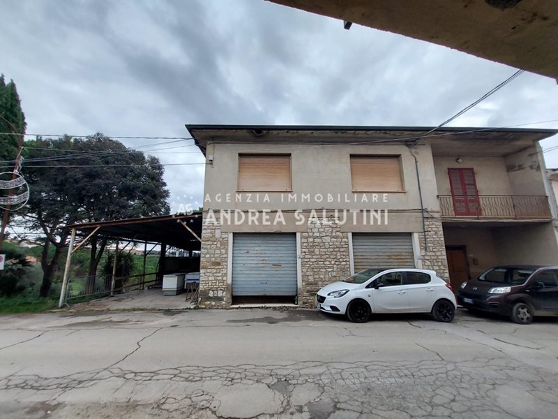 Casa Semi Indipendente in Vendita a Terricciola, zona Chientina, 149'000€, 250 m², con Box