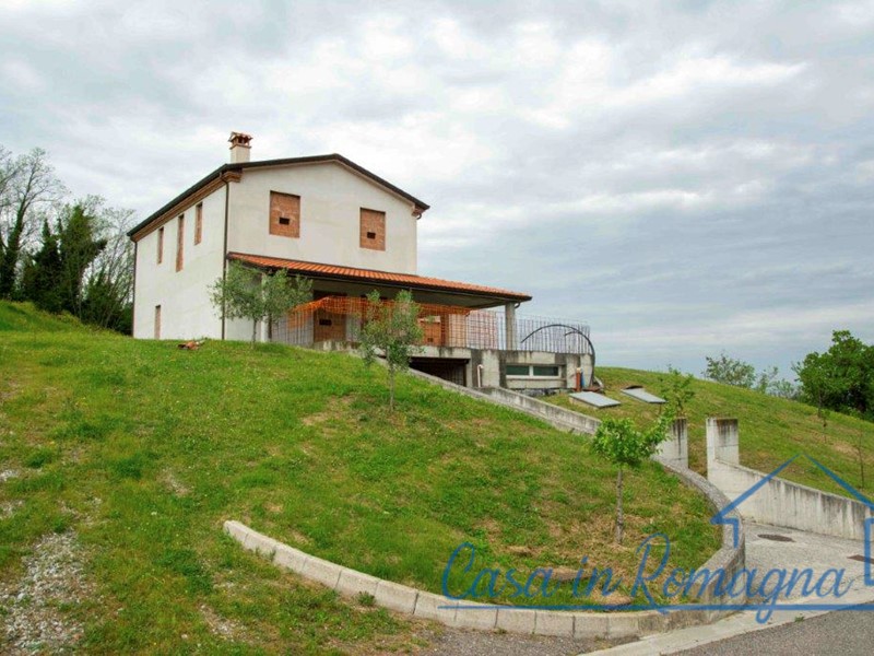 Quadrilocale in Vendita a Borghi, 110'000€, 95 m²