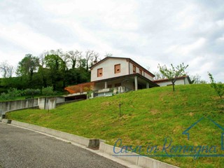 Quadrilocale in Vendita a Borghi, 110'000€, 95 m²