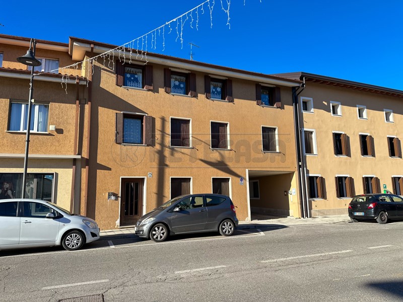 Casa Indipendente in Vendita a Aiello del Friuli, 159'000€, 349 m²