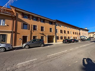 Casa Indipendente in Vendita a Aiello del Friuli, 159'000€, 349 m²