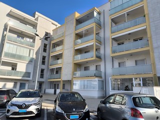 Appartamento in Vendita a Monopoli, zona SEMICENTRALE, 275'000€, 90 m²