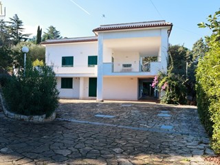 Casa Indipendente in Vendita a Conversano, 420'000€, 250 m²