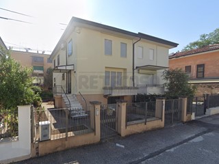 Casa Indipendente in Vendita a Vicenza, 260'000€, 199 m²