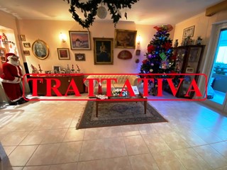 Trilocale in Vendita a Casamassima, 124'000€, 90 m², con Box