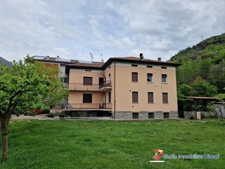 Casa Semi Indipendente in Vendita a Ceto, 320'000€, 250 m²