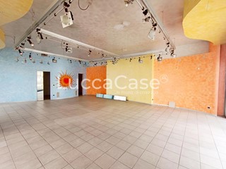 Immobile commerciale in Affitto a Lucca, zona San Vito, 1'450€, 110 m²