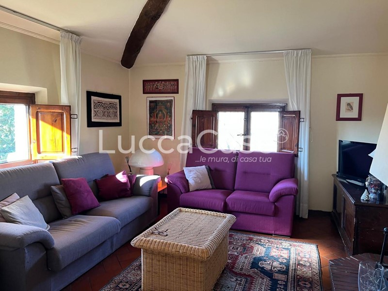 Villa in Vendita a Porcari, 750'000€, 390 m², arredato