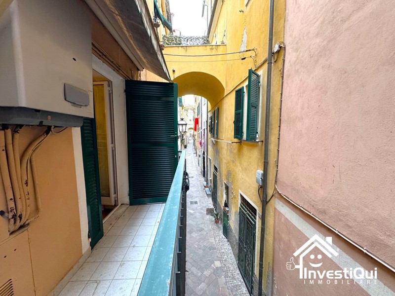 Bilocale in Vendita a Pietra Ligure, zona Centro Storico, 269'000€, 70 m², arredato