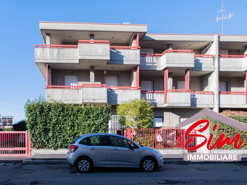 Villa in Vendita a Novara, zona Sacro Cuore, 462'000€, 378 m², con Box